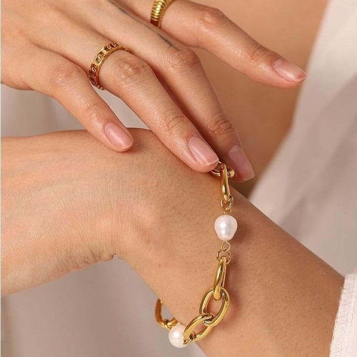 Liberty Natural Pearl Bracelet - Bad Mystic