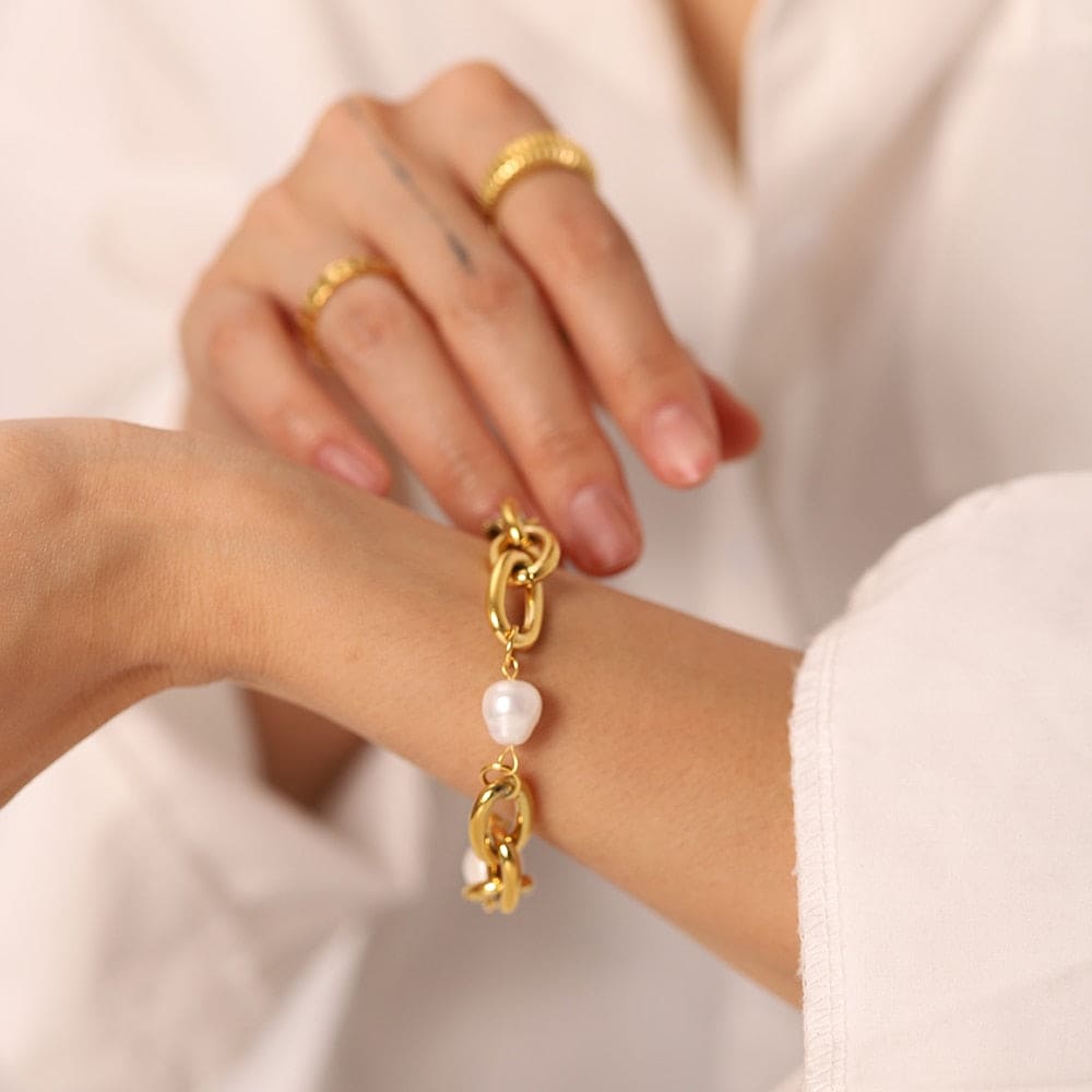 Liberty Natural Pearl Bracelet - Bad Mystic